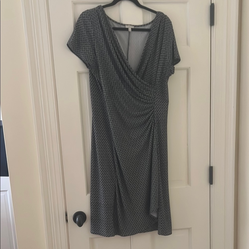 Talbots Black and White Women's Large Surplice Dress